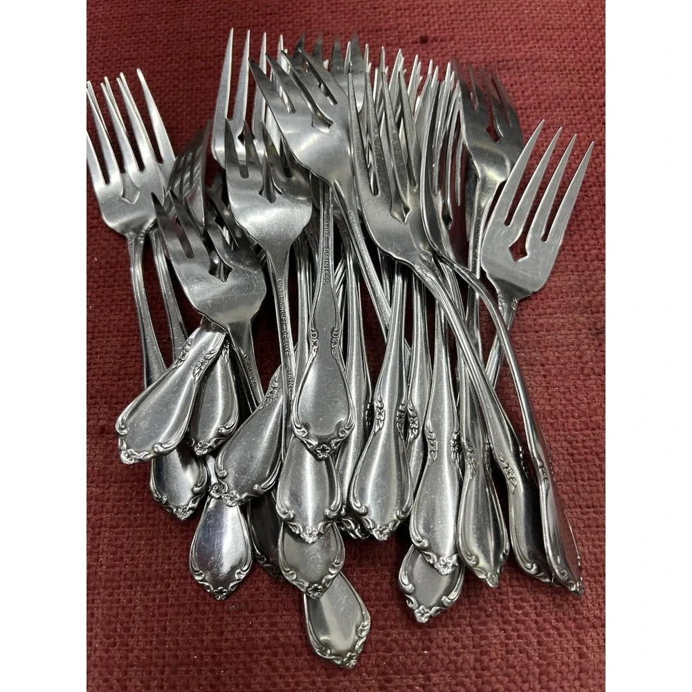 Set‎ of 25 Oneida Community Stainless Flatware Salad Forks